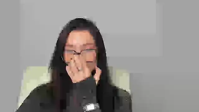 Snapshot of Stella_XO chatting on 11.21.25 Stella XO online show from 11.21.25