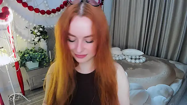 AirySilhouette online show from 04.17.26