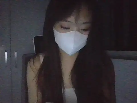 Snapshot of Anamis18 chatting on 12.20.25 Anamis18 online show from 12.20.25