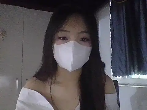 Snapshot of Anamis18 chatting on 12.21.25 Anamis18 online show from 12.21.25