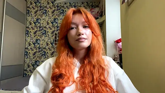 Snapshot of NamiSerene chatting on 11.20.25 NamiSerene online show from 11.20.25