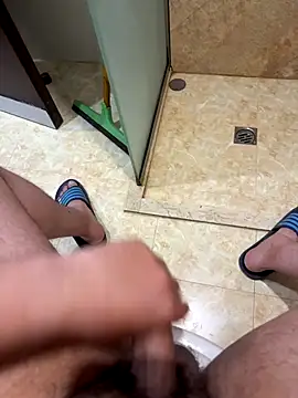 Snapshot of SexyMuslimDick chatting on 12.01.25 SexyMuslimDick online show from 12.01.25