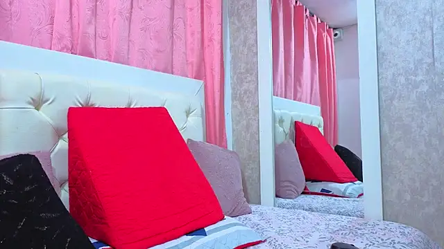 alicee foox online show from 04.13.26