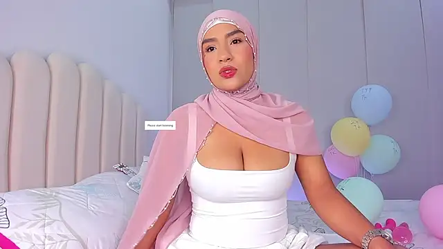Snapshot of Amira-Zahra chatting on 04.19.26 Amira-Zahra online show from 04.19.26