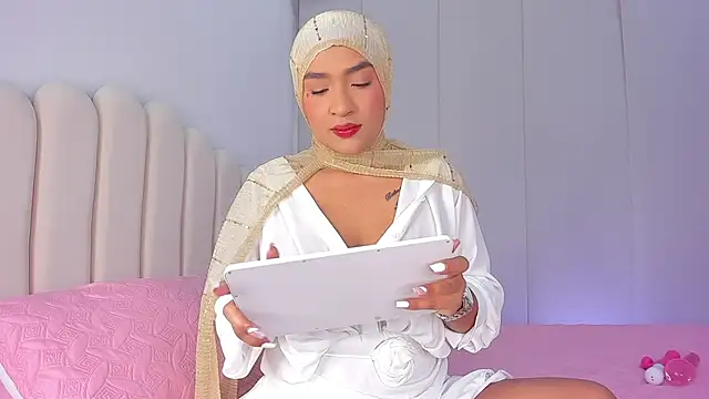 Snapshot of Amira-Zahra chatting on 05.01.26 Amira-Zahra online show from 05.01.26