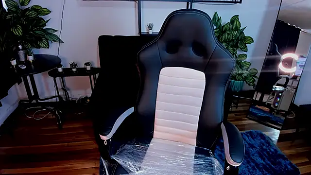 Snapshot of gummo_ chatting on 02.09.26 gummo online show from 02.09.26