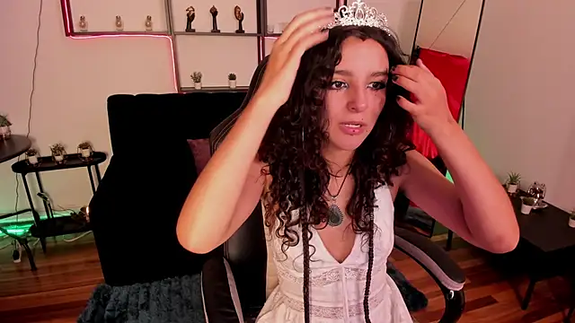 Snapshot of gummo_ chatting on 02.13.26 gummo online show from 02.13.26