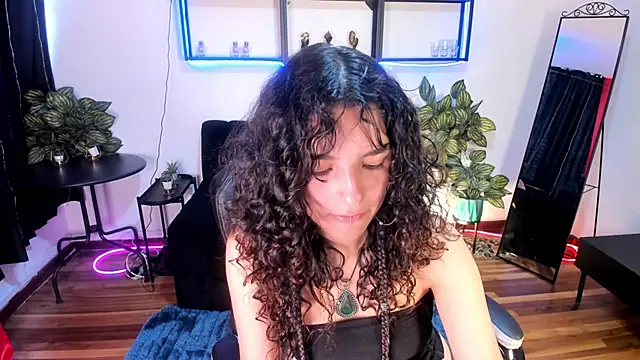 Snapshot of gummo_ chatting on 02.20.26 gummo online show from 02.20.26