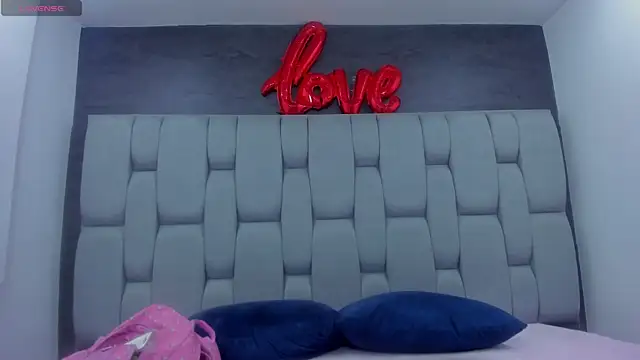 Snapshot of Sarita_Ass chatting on 12.23.25 Sarita Ass online show from 12.23.25