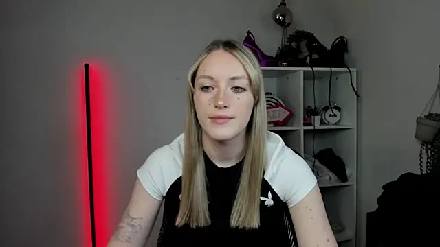 EvelynBlond online show from 04.07.26