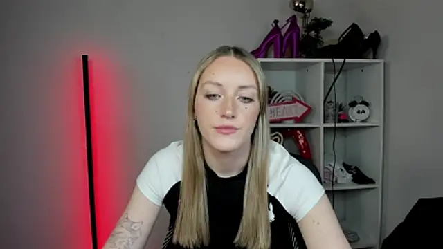 EvelynBlond online show from 04.21.26