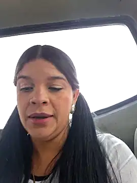 Layla-daring online show from 11.28.25