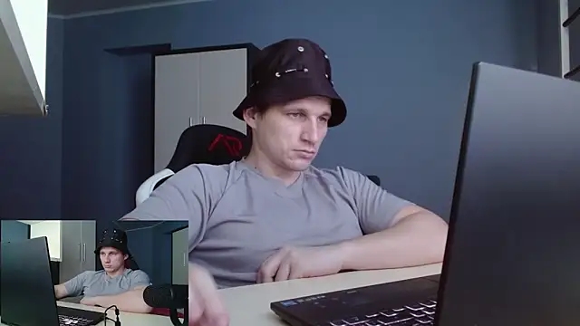 Poliglotjoe1 online show from 02.10.26