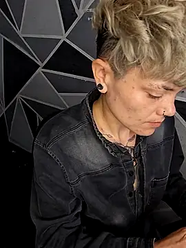 Snapshot of megan_NL chatting on 02.09.26 megan NL online show from 02.09.26