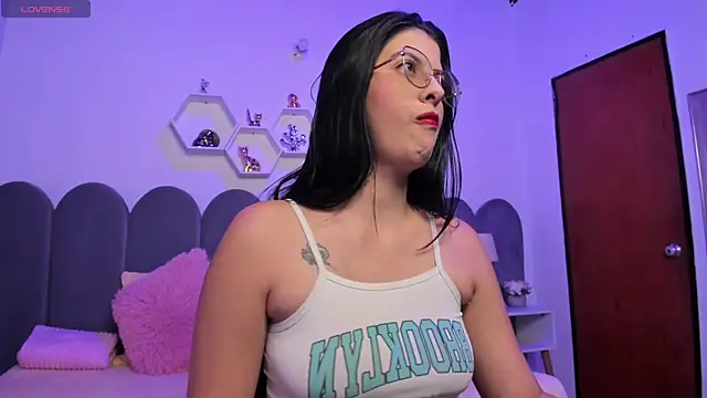 lunagomez24 online show from 01.10.26