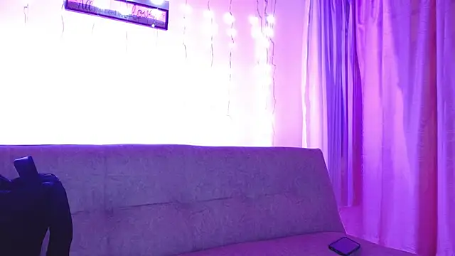 Snapshot of catleya6 chatting on 11.20.25 catleya6 online show from 11.20.25