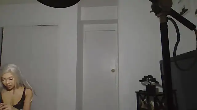 Snapshot of cryptokimgirl chatting on 02.01.26 cryptokimgirl online show from 02.01.26