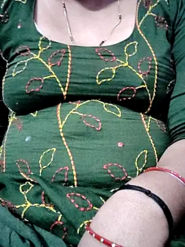 Snapshot of yamunna647 chatting on 11.20.25 yamunna647 online show from 11.20.25