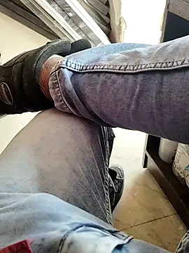 Snapshot of Roy___121 chatting on 02.01.26 Roy 121 online show from 02.01.26