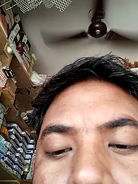 Snapshot of Roy___121 chatting on 03.05.26 Roy 121 online show from 03.05.26