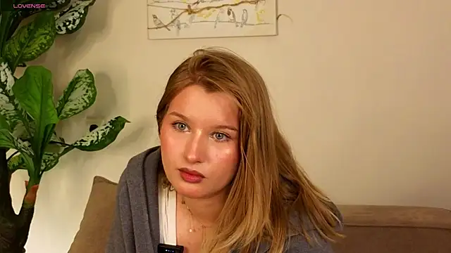 ImiMonroe online show from 04.18.26