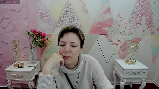 Snapshot of Vezy_sals chatting on 11.21.25 Vezy sals online show from 11.21.25