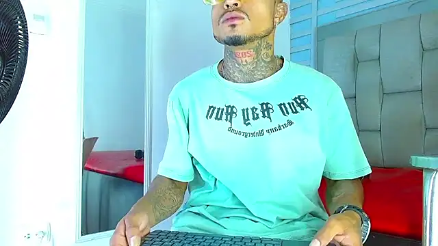 Hot Latino x online show from 04.08.26