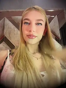 valeryfox   online show from 04.21.26