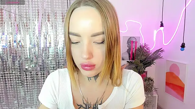 MarquiseMuse online show from 12.02.25