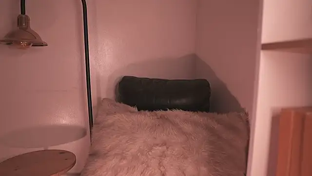 Mackenzie Lia online show from 12.15.25