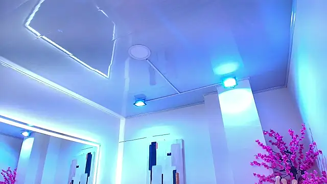 Emily andrews online show from 04.11.26