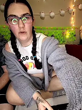 LaylaLucis online show from 04.10.26