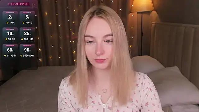Snapshot of Shy_Polly chatting on 05.15.26 Shy Polly online show from 05.15.26