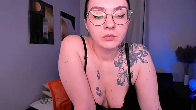 Naomi Baby X online show from 11.21.25