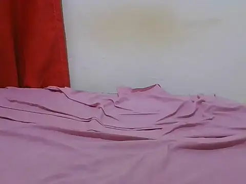 Snapshot of Lovemist chatting on 12.01.25 Lovemist online show from 12.01.25