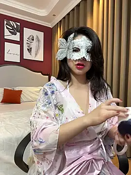 Queen-of-Love online show from 12.02.25