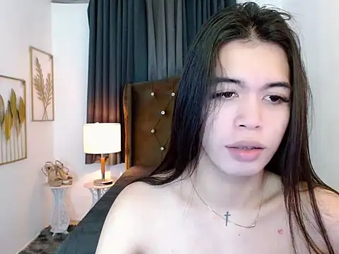 Snapshot of hollyyumiloove chatting on 02.05.26 hollyyumiloove online show from 02.05.26