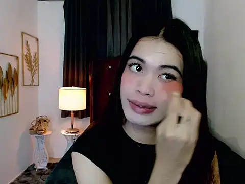 Snapshot of hollyyumiloove chatting on 02.23.26 hollyyumiloove online show from 02.23.26