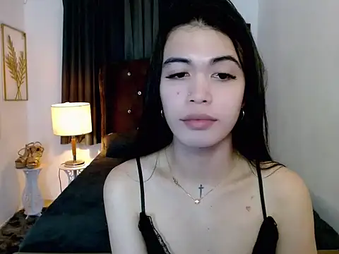 Snapshot of hollyyumiloove chatting on 03.02.26 hollyyumiloove online show from 03.02.26
