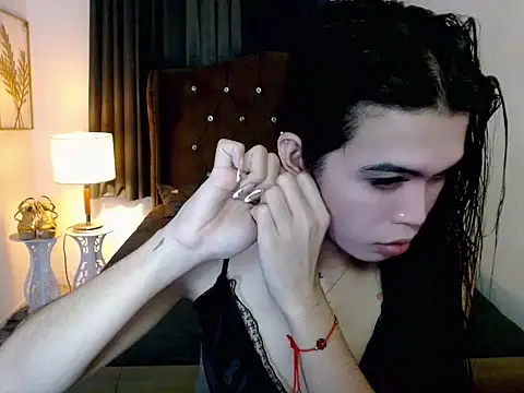 Snapshot of hollyyumiloove chatting on 03.24.26 hollyyumiloove online show from 03.24.26