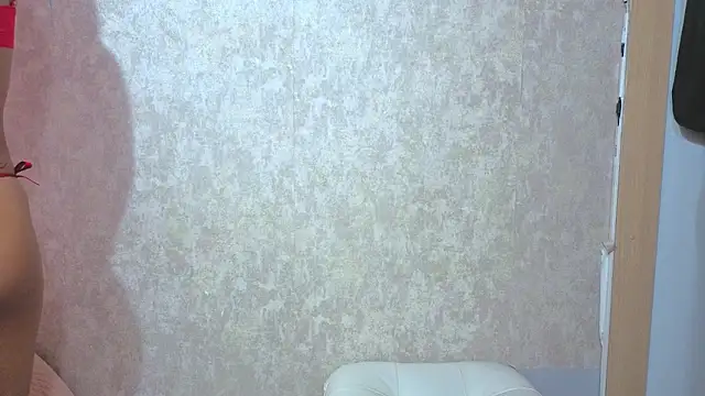 Snapshot of Malia_fox chatting on 05.14.26 Malia fox online show from 05.14.26