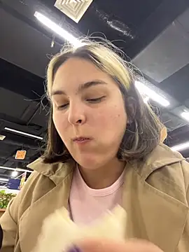 KateBurlesk online show from 11.27.25