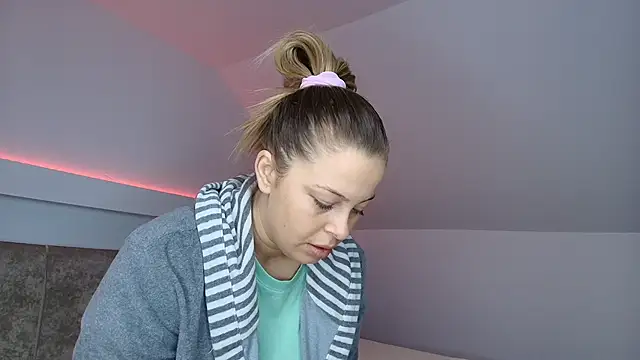 KateAllyaa online show from 01.12.26