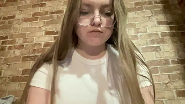 Snapshot of Blair_Reid chatting on 11.29.25 Blair Reid online show from 11.29.25