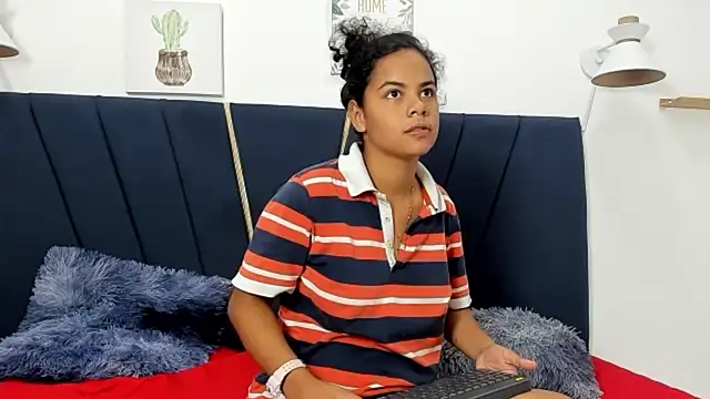 naomi x0 online show from 12.16.25