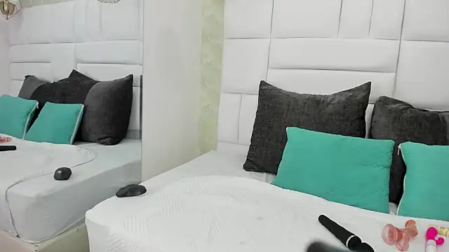 thalia nichols online show from 01.10.26