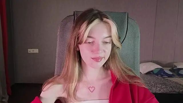 MILLIE MUR online show from 12.22.25