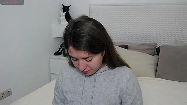 Leona Rae online show from 11.29.25