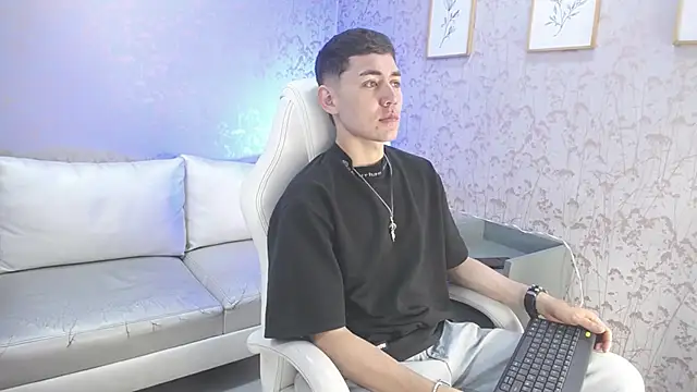 LoganFoster  online show from 01.05.26