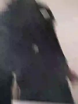 Snapshot of ParejaOcultaXX chatting on 12.19.25 ParejaOcultaXX online show from 12.19.25